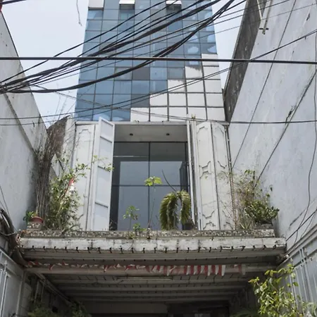 RedDoorz Plus near Jakarta Kota Station-3